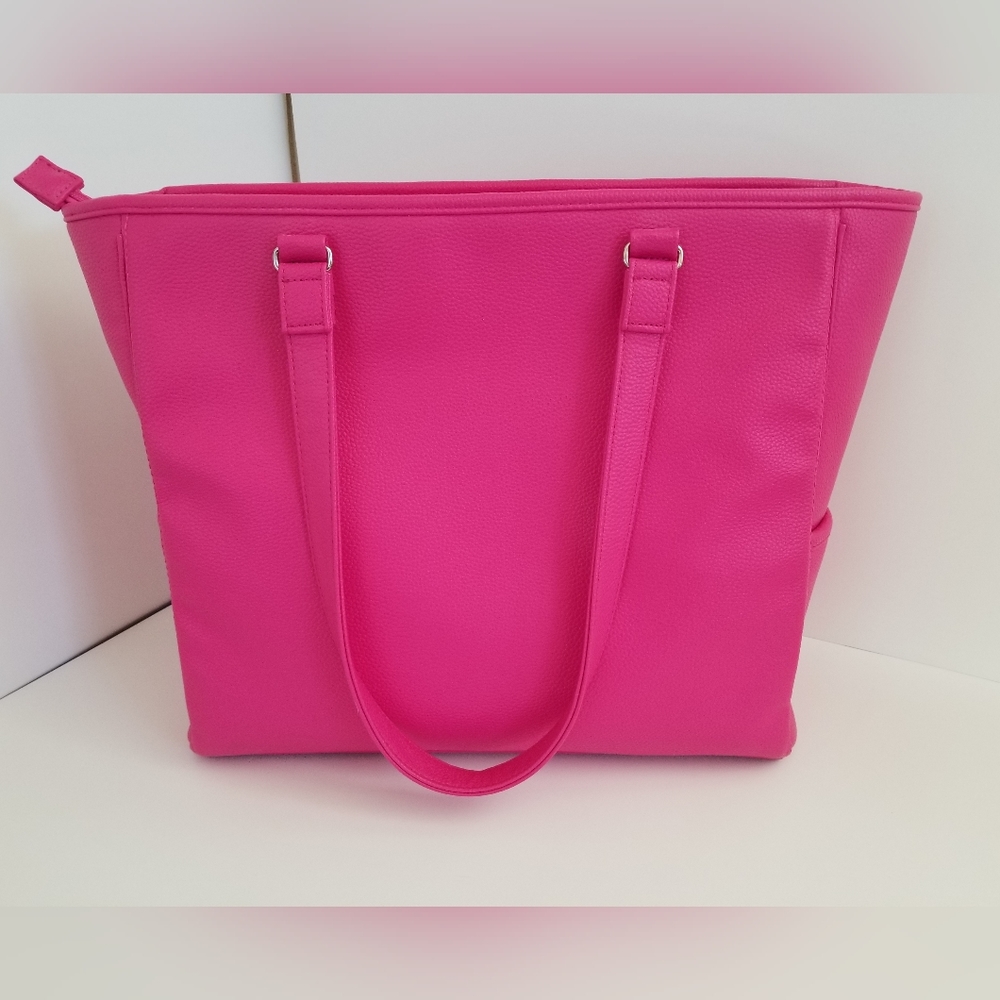 Thirty-one exclusive PINK Cindy tote.